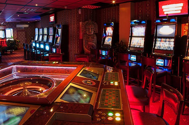 Blackjack player interface showing hit, stand, double down options